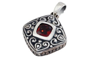 Zawieszka srebrna granat Z305