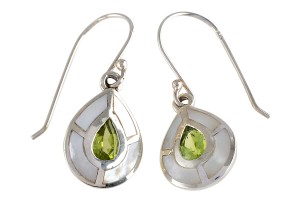 Kolczyki srebrne oliwin + muszla K172