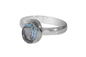 Pierścionek srebrny topaz sky P139