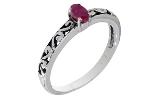 Pierścionek srebrny rubin P235