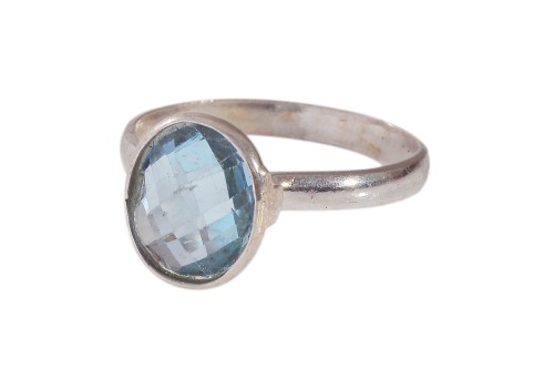 Pierścionek srebrny topaz sky P137