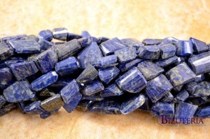 R6- Lapis lazuli niereg. 10-15mm 250mm