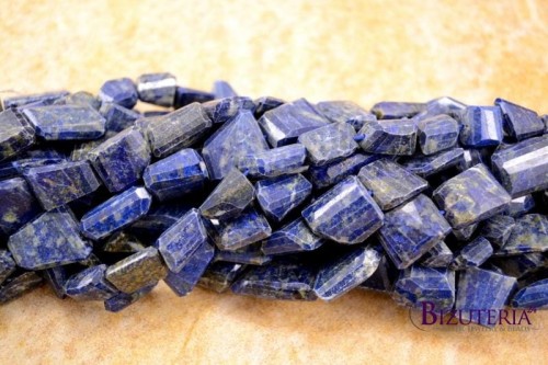 R6- Lapis lazuli niereg. 10-15mm 250mm